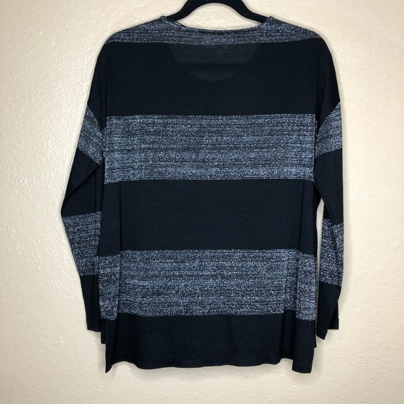 VINCE CAMUTO Metallic Silver & Black Stripe Top - Picture 4 of 9